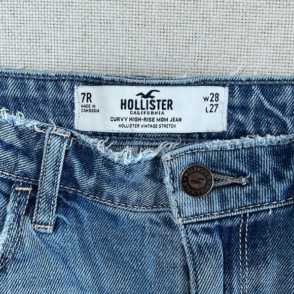 Hollister Curvy High Rise Mom Jean - Distressed - Picture 3 of 3
